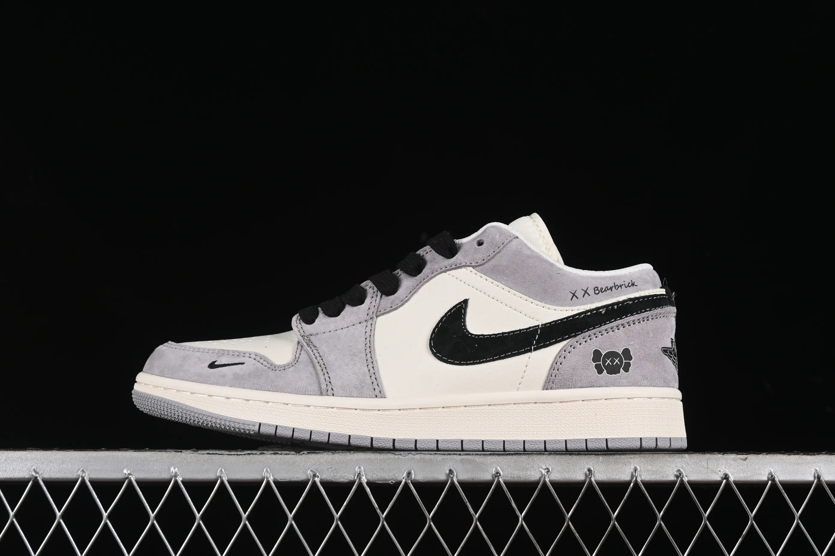 All categories Air Jordan Jordan series basketball shoes Air Jordan 1 Low High-end customized low-top sneakers Air Jordan 1 AJ1 Joe 1 Violent Bear joint-Grey Velvet Pig Eight High-end customized low-top retro basketball shoes SJ9950-015